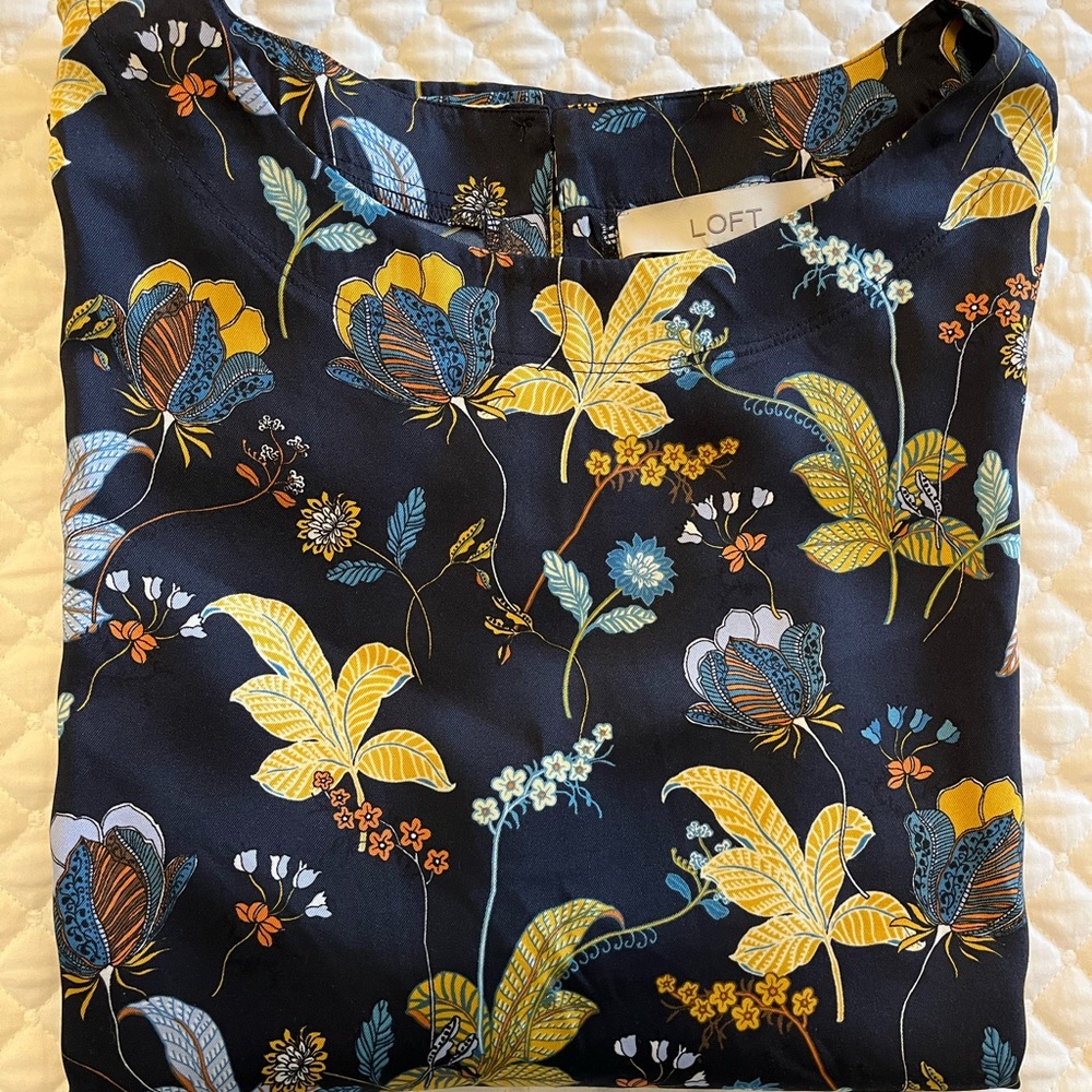 LOFT short sleeve top, M